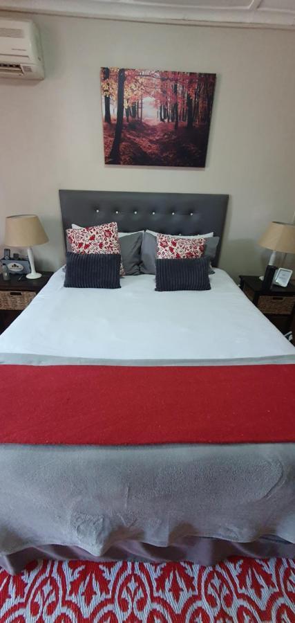 Garden Corner Guesthouse Beaufort West Exterior foto